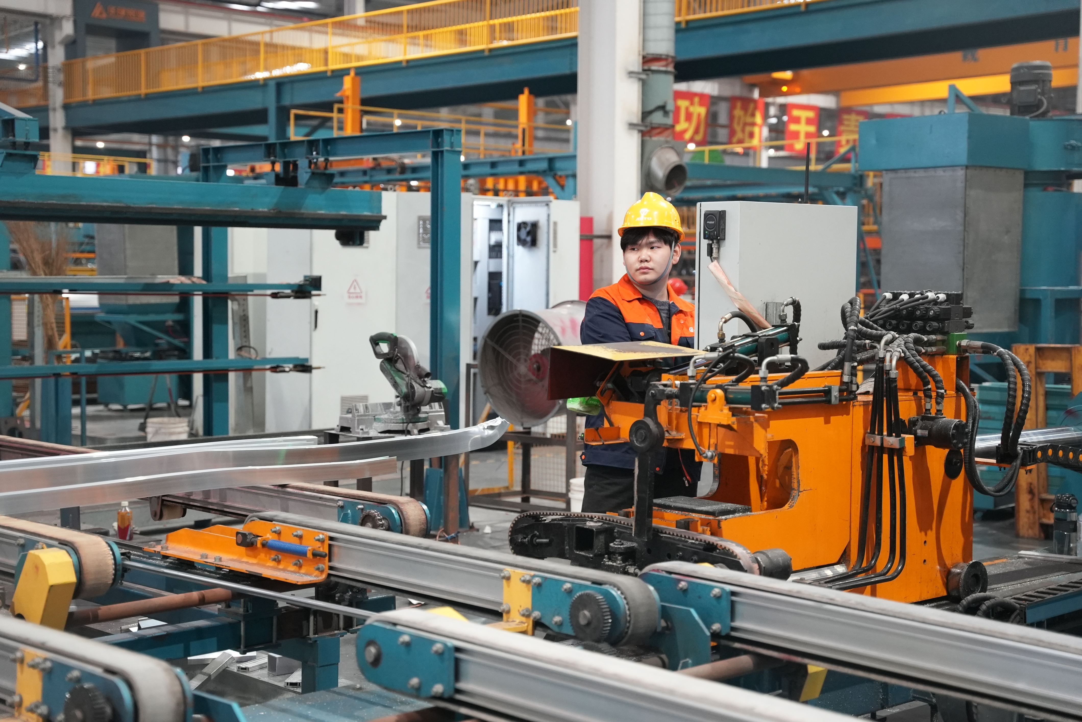 Aluminum Profile Cutting Photo (9).JPG